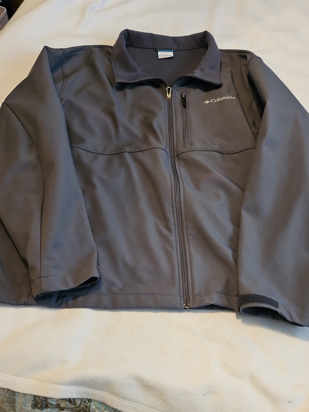 Columbia Men's Charcoal Gray Softshell Jacket with Chest Zip